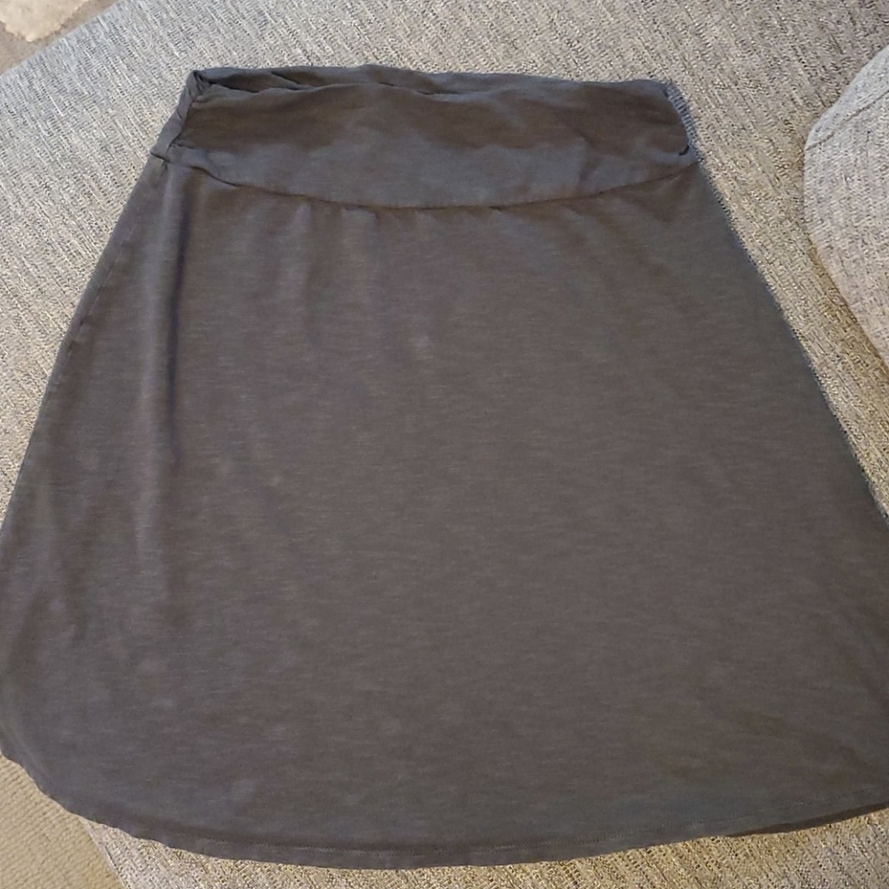 A line knit skirt
